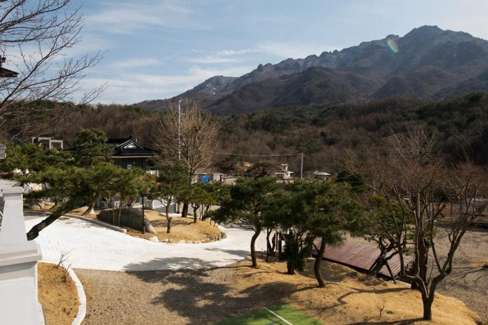 Gayagyeong Hotel Seongju Exterior photo